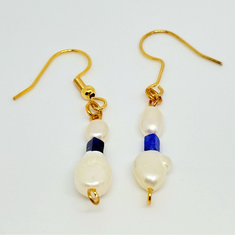 Elegant Gold and White Pearl Earrings